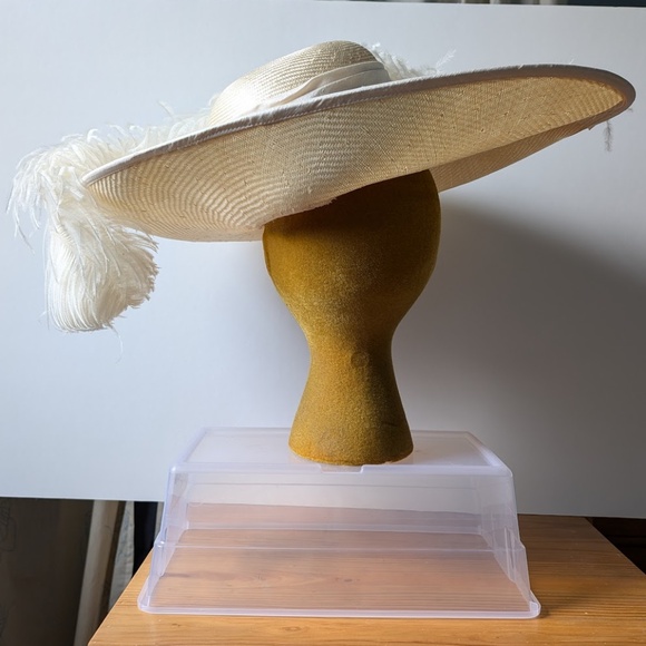 Peter Bettley straw feather hat white, size OS - Picture 4 of 13